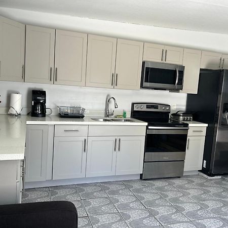 Main House 3 Bed 2 Bath & Guest House 1 Bed 1 Bath マイアミ エクステリア 写真