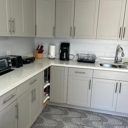 Main House 3 Bed 2 Bath & Guest House 1 Bed 1 Bath マイアミ エクステリア 写真