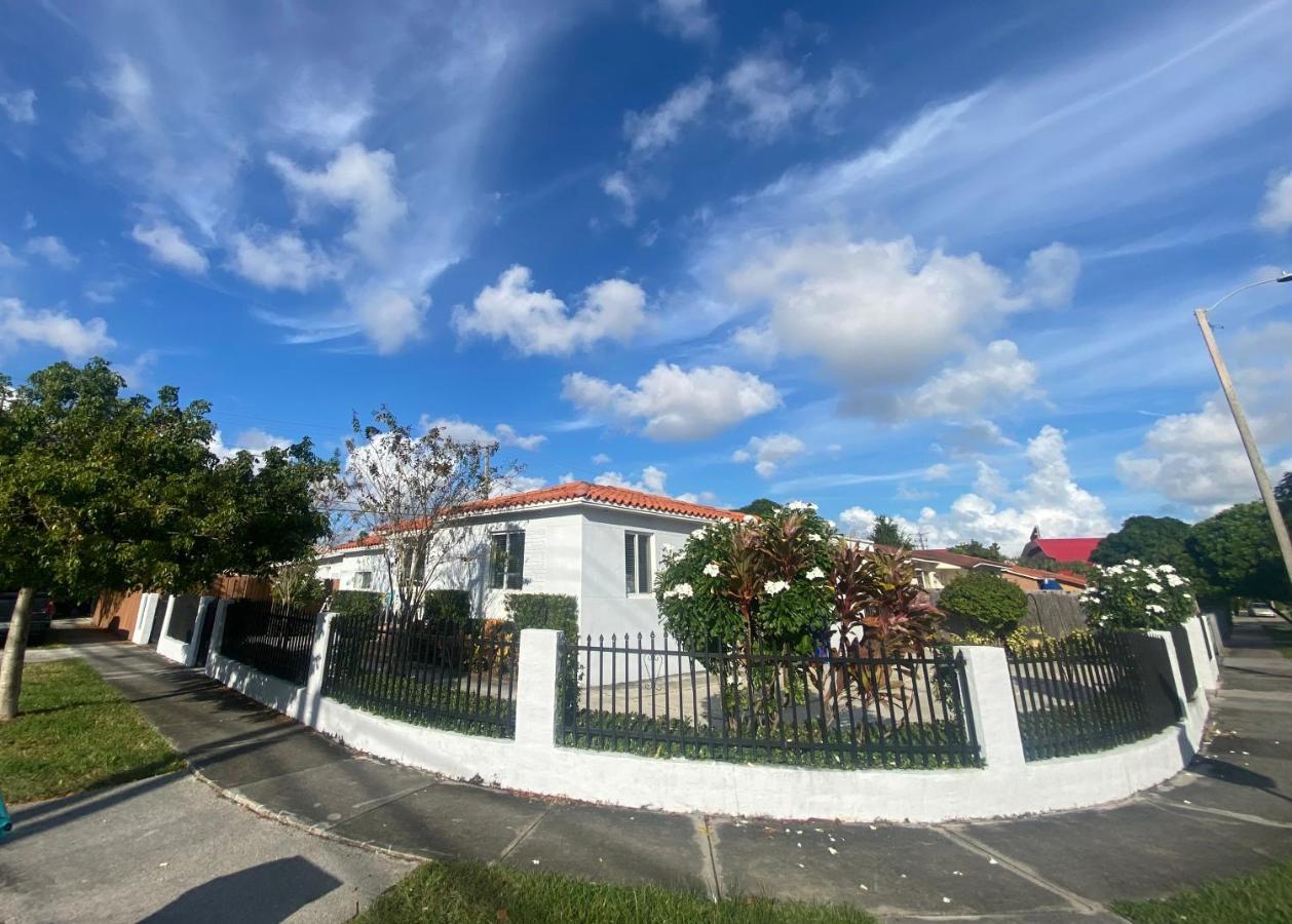 Main House 3 Bed 2 Bath & Guest House 1 Bed 1 Bath マイアミ エクステリア 写真