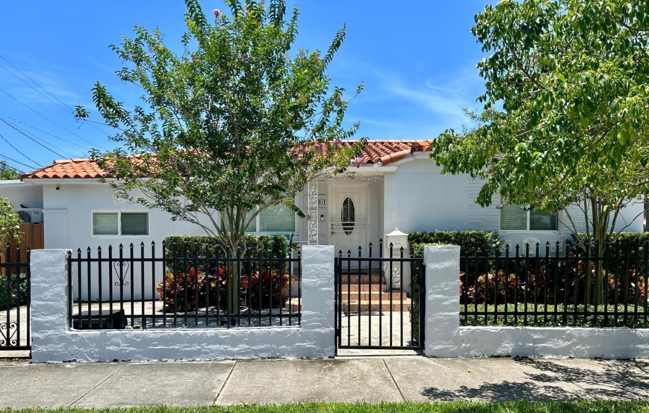Main House 3 Bed 2 Bath & Guest House 1 Bed 1 Bath マイアミ エクステリア 写真
