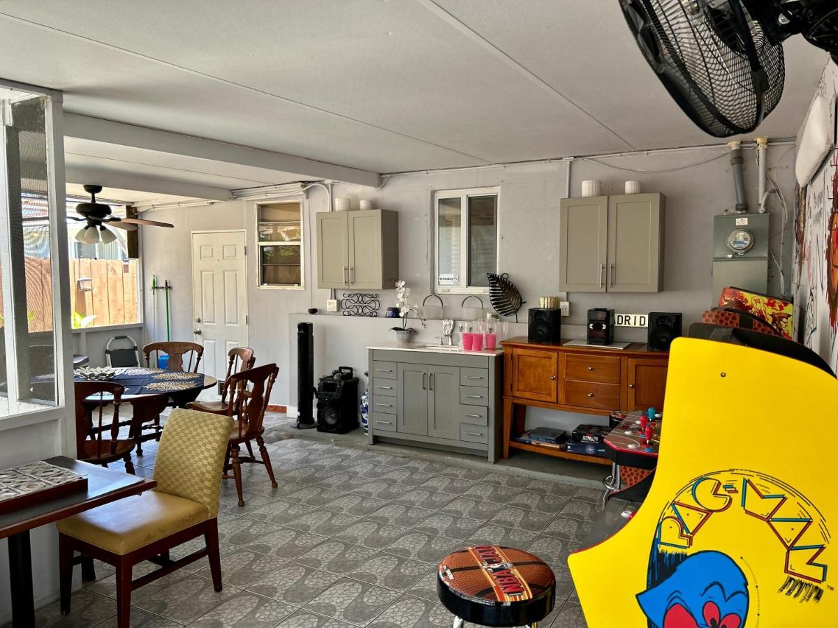 Main House 3 Bed 2 Bath & Guest House 1 Bed 1 Bath マイアミ エクステリア 写真